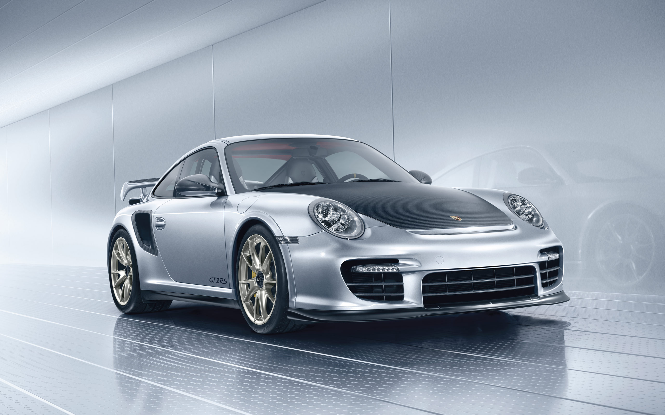Silver Porsche 911 GT2 RS